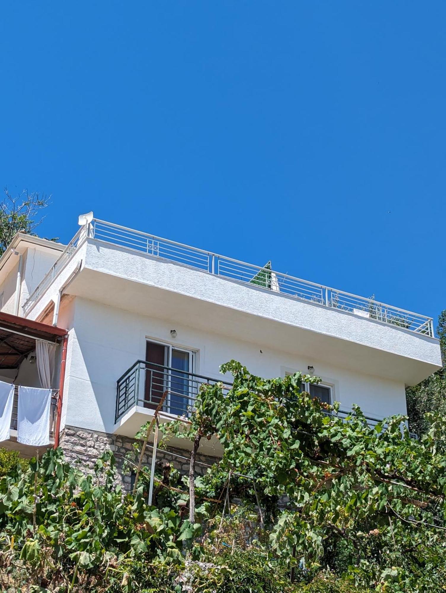Guesthouse Panorama Nivice Саранда Екстер'єр фото